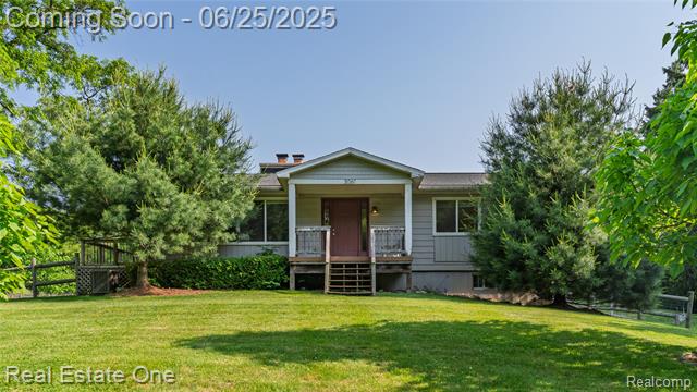 front view picture of 3061 Cooley Lake Rd, Highland, MI. 48356