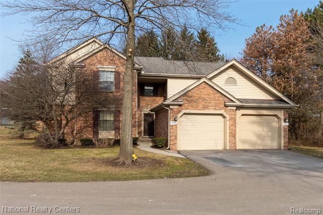 front view picture of 36983 Dartmoor Dr, Farmington, MI. 48331