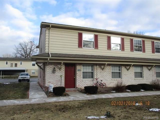 front view picture of 140 Princeton Dr, South Lyon, MI. 48178
