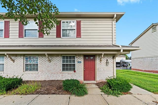 front view picture of 162 Princeton Dr, South Lyon, MI. 48178