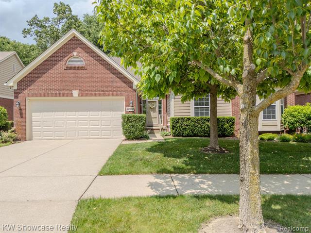 front view picture of 40502 Lenox Park Dr, Novi, MI. 48377