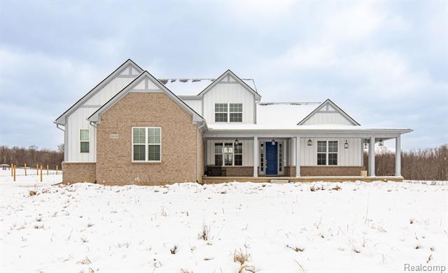 front view picture of 1810 N Coats Rd, Oxford, MI. 48371