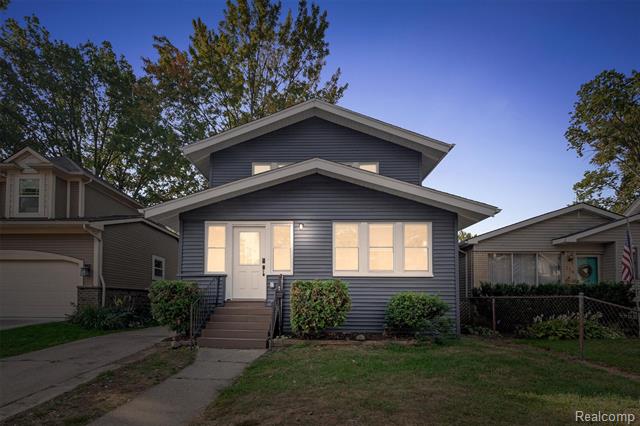 front view picture of 716 Hawthorn Ave, Royal Oak, MI. 48067