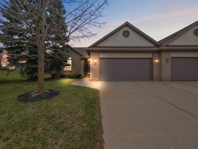 front view picture of 2283 Meadow Brook Ct, Walled Lake, MI. 48390