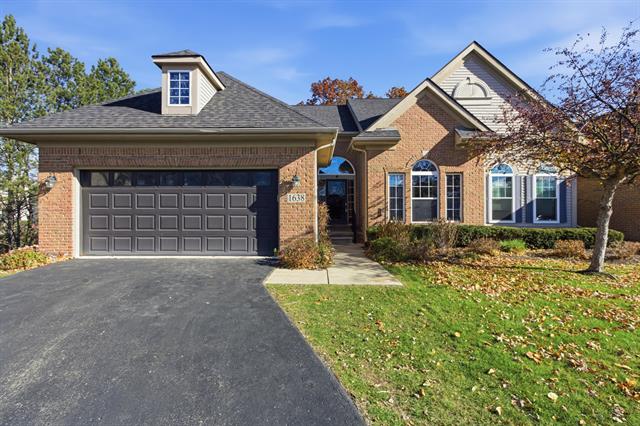 front view picture of 1638 Treyborne Cir, Walled Lake, MI. 48390