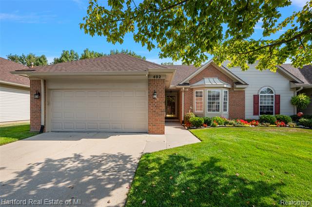 front view picture of 402 Mulberry Dr, Walled Lake, MI. 48390