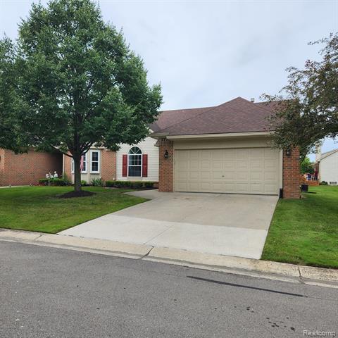 front view picture of 2233 Maplehurst Dr, Walled Lake, MI. 48390