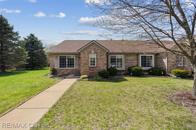 front view picture of 272 Countryside Ln, Highland, MI. 48357