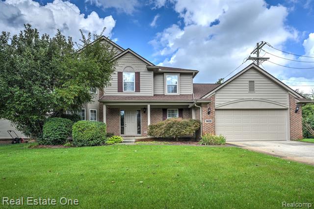 front view picture of 1400 Leewood Ridge Dr, Walled Lake, MI. 48390