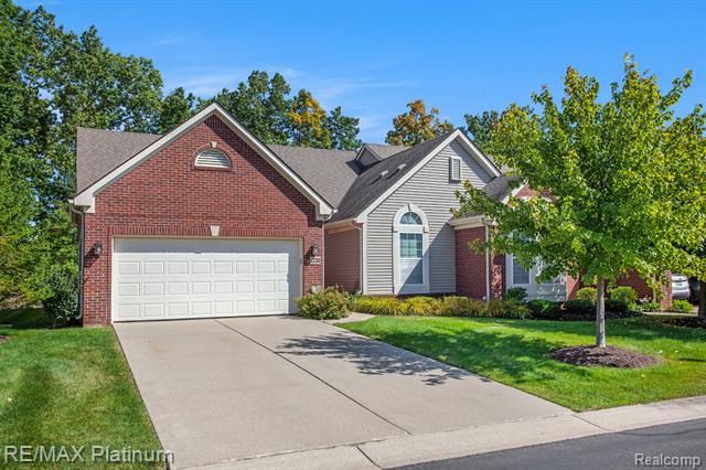 front view picture of 1338 Andover Cir, Walled Lake, MI. 48390