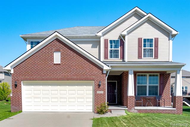 front view picture of 29816 Autumn Gold Dr, New Hudson, MI. 48165