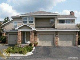 front view picture of 6655 Hearthside Ct, West Bloomfield, MI. 48322