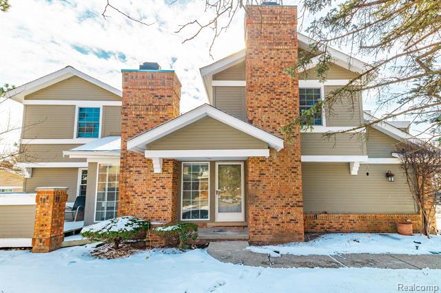 front view picture of 6641 Hearthside Ct, West Bloomfield, MI. 48322