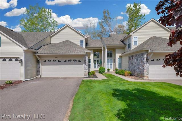 front view picture of 863 Calpernia, Wixom, MI. 48393