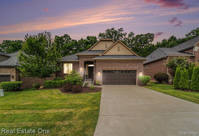 front view picture of 5524 Woodfall Rd, Clarkston, MI. 48348