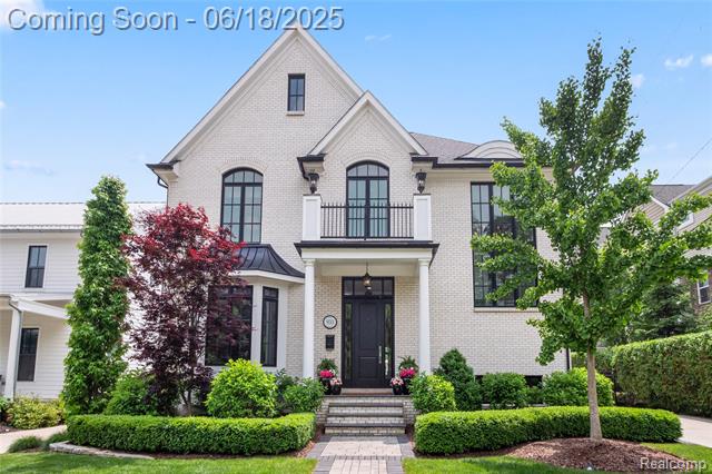 front view picture of 933 N Sherman Dr, Royal Oak, MI. 48067