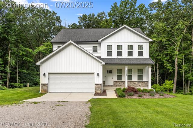 front view picture of 16255 Catalpa Ridge Dr, Holly, MI. 48442