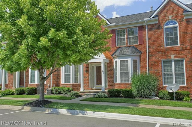front view picture of 41736 Brownstone Dr, Novi, MI. 48377