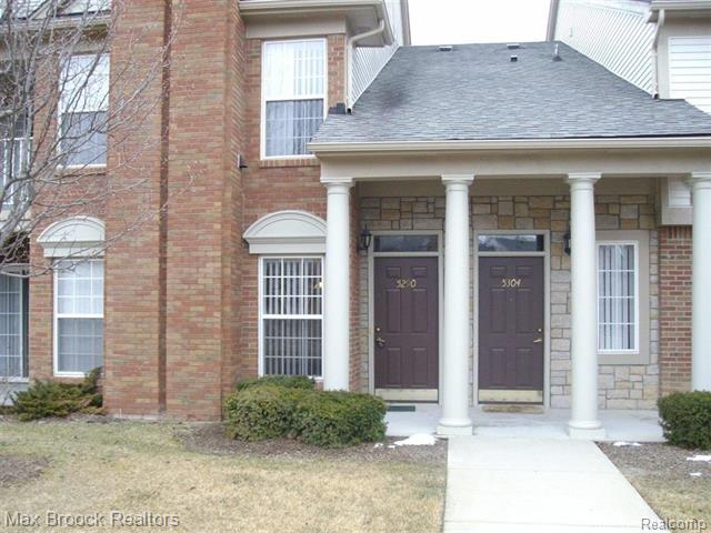 front view picture of 5290 Brookemonte Cir, Rochester, MI. 48306