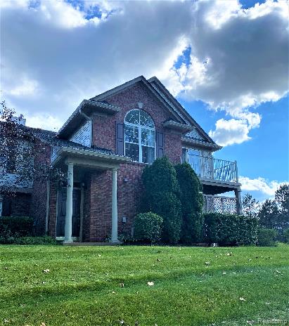 front view picture of 3554 Tremonte Cir N, Rochester, MI. 48306