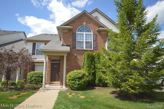 front view picture of 3458 Tremonte Cir N, Rochester, MI. 48306