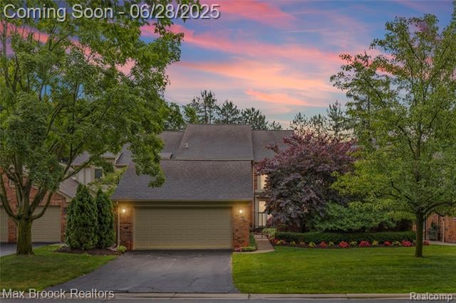 front view picture of 24082 Bingham Pointe Dr, Franklin, MI. 48025