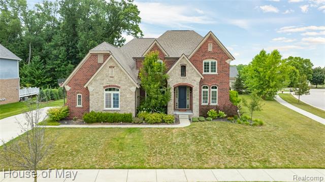 front view picture of 1950 Strawberry Ct, Commerce Township, MI. 48382