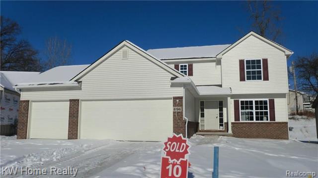 front view picture of 8196 Sawmill Trl, White Lake, MI. 48386