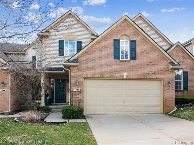 front view picture of 1342 Waverly Dr, White Lake, MI. 48386