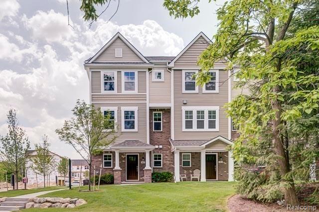 front view picture of 508 Woodlawn Ave, Royal Oak, MI. 48073