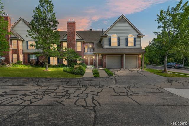 front view picture of 28185 Carlton Way Dr, Novi, MI. 48377