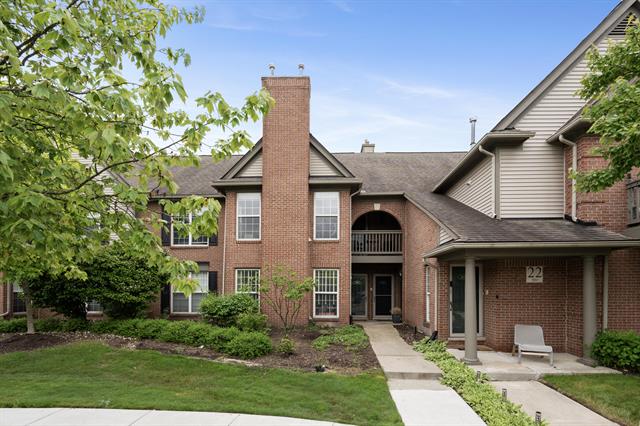 front view picture of 28067 Carlton Way Dr, Novi, MI. 48377