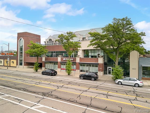 front view picture of 1021 S Washington Ave Unit A, Royal Oak, MI. 48067