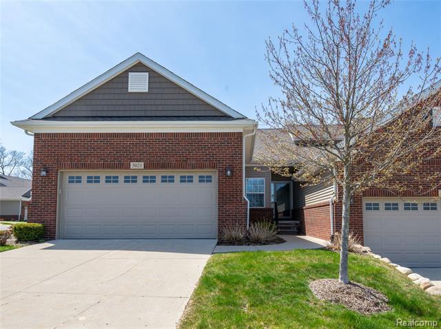 front view picture of 3021 Berkshire Rd, Auburn Hills, MI. 48326