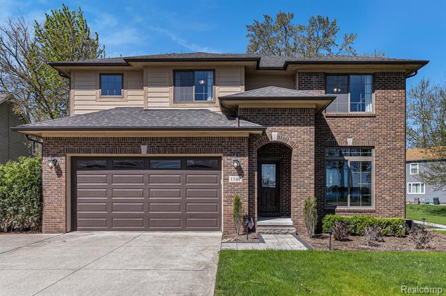 front view picture of 1540 Kessler Ave, Keego Harbor, MI. 48320