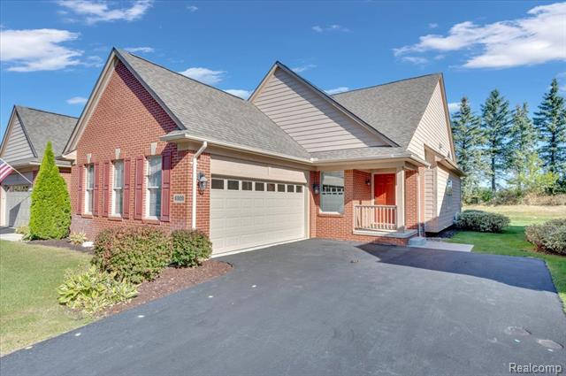 front view picture of 6920 Stonewood Place Dr, Clarkston, MI. 48346
