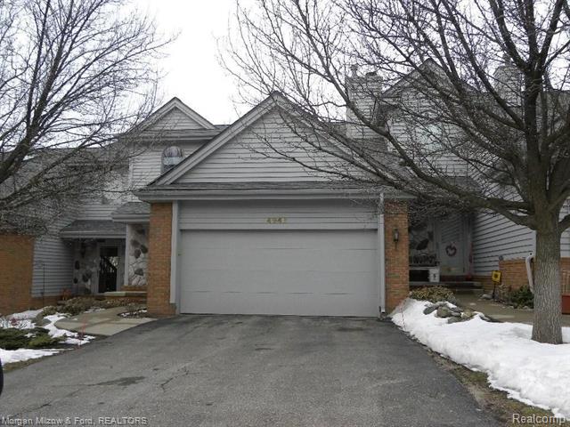 front view picture of 4946 Scenic Pines Ct, Clarkston, MI. 48346