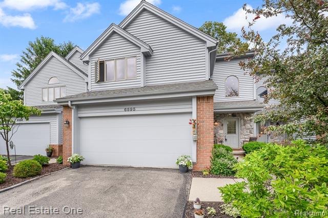 front view picture of 6595 Scenic Pines Ct, Clarkston, MI. 48346