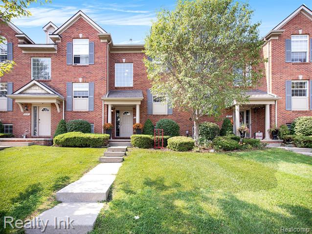 front view picture of 6335 Waldon Center Dr, Clarkston, MI. 48346