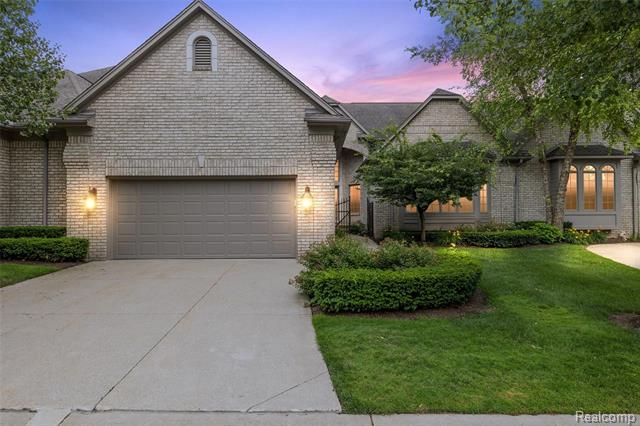 front view picture of 6814 Intermezzo Dr, Clarkston, MI. 48348