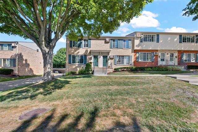 front view picture of 473 Miller Ave, Rochester, MI. 48307