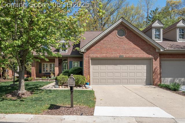 front view picture of 1238 Valley Cir, Rochester, MI. 48309