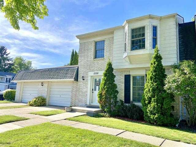 front view picture of 2330 Hillendale Dr, Rochester, MI. 48309