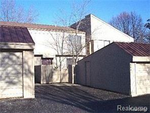 front view picture of 756 Oakbrook Ridge Dr, Rochester, MI. 48307