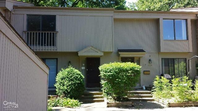 front view picture of 1403 Oakbrook E, Rochester, MI. 48307