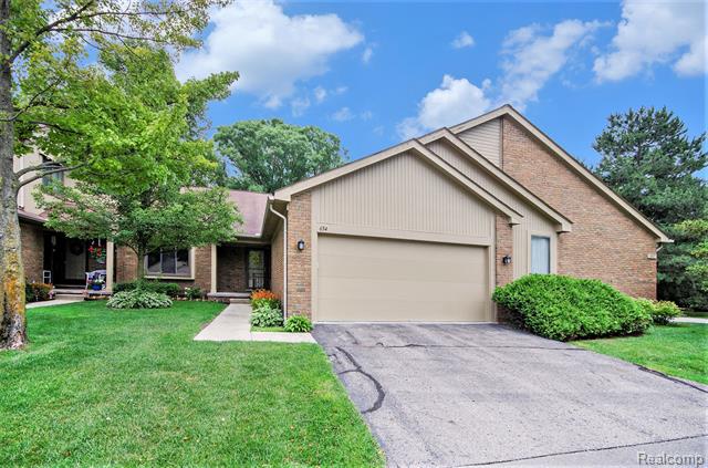front view picture of 654 Tennyson, Rochester, MI. 48307
