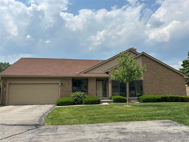 front view picture of 591 Tennyson, Rochester, MI. 48307