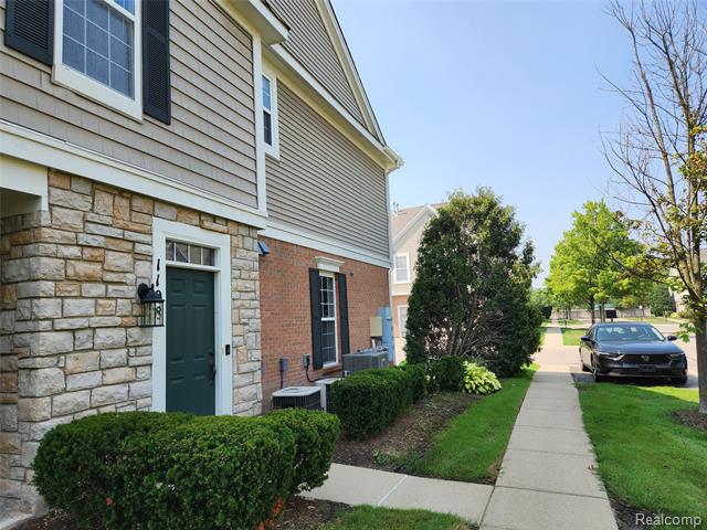 front view picture of 1108 Alameda Blvd, Troy, MI. 48085