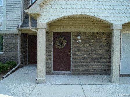 front view picture of 803 Brandon Ave, Pontiac, MI. 48340