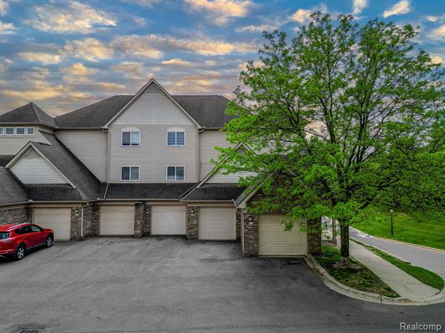 front view picture of 806 Brandon Ave, Pontiac, MI. 48340